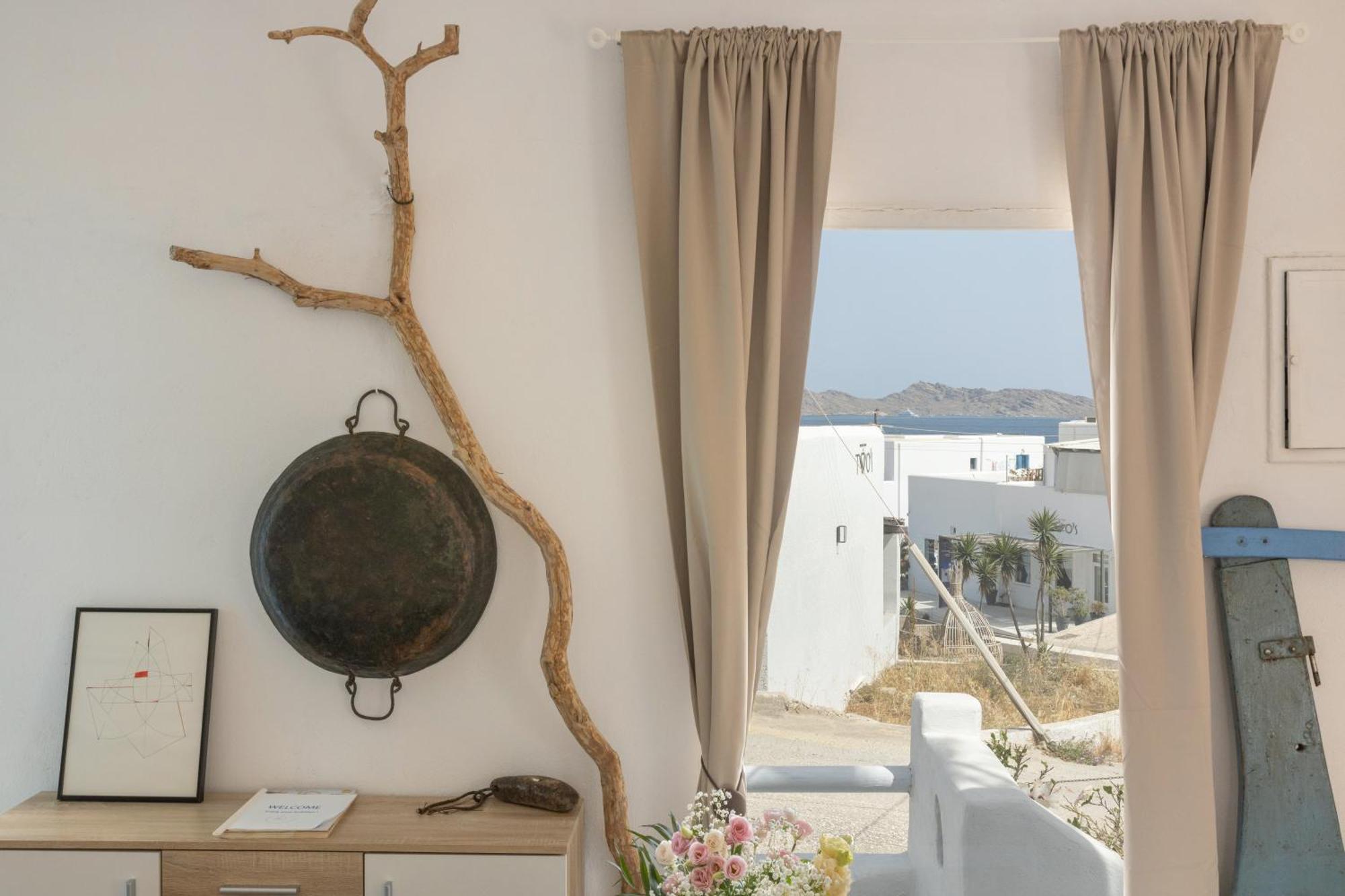 Studio Home Naousa  Phòng bức ảnh